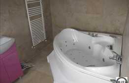 Apartament 3 camere, 95 mp, terasa 20 mp, parcare, zona strazii Al. Rosca