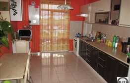 3 camere, 126 mp, etaj intermediar, parcare, zona strazii A.V.Voievod!