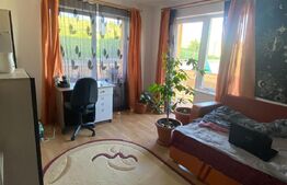 Apartament cu 2 camere decomandat cu balcon zona Regal 