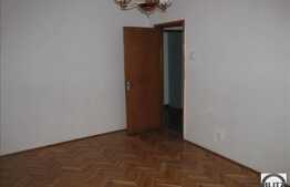 Apartament 3 camere, 81 mp, decomandat, boxa la subsol, zona Parcului Engels