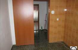 Apartament 3 camere, 81 mp, decomandat, boxa la subsol, zona Parcului Engels