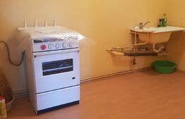 Apartament 3 camere, 65 mp, semidecomandat, zona Astra