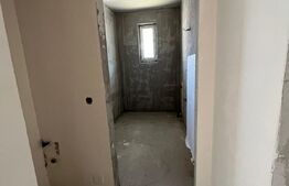 Apartament 2 camere, decomandat, nemobilat, 59 mp, zona Eroilor 