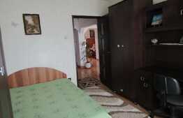 Apartament de vanzare, 3 camere, decomandat, zona strazii 21 Decembrie!