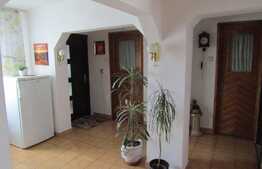 Apartament de vanzare, 3 camere, decomandat, zona strazii 21 Decembrie!