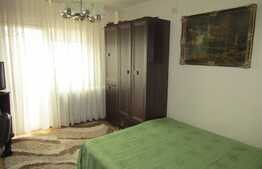 Apartament de vanzare, 3 camere, decomandat, zona strazii 21 Decembrie!