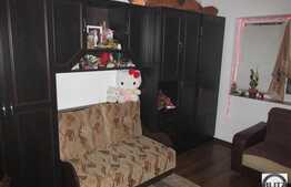 Garsoniera de vanzare, 18.2 mp utili, complet mobilata, zona strazii Jiului