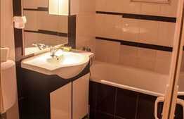 Apartament de vanzare, 3 camere, 64 mp, boxa, parcare, zona Iulius Mall!