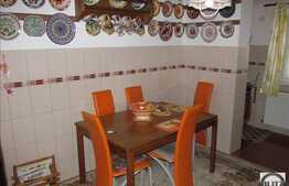 Apartament 3 camere, 66 mp, mobilat, garaj, boxe, zona strazii Bistritei