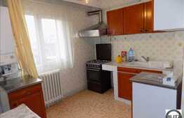 Vanzare 4 camere, 87 mp, decomandat, parcare, etaj intermediar, zona centrala!