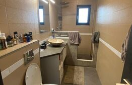 Apartament cu 3 camere semidecomandat cu terasa si garaj zona Donath
