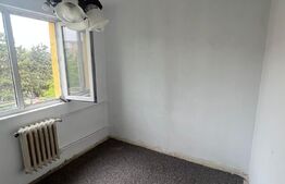 Garsoniera 11 mp, zona Piața Flora, etaj intermediar 