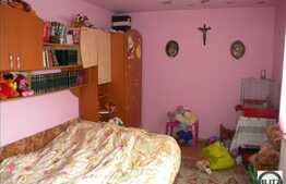 Apartament 3 camere , cu loc parcare,  zona Hotel Athos