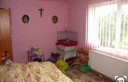 Apartament 3 camere , cu loc parcare,  zona Hotel Athos