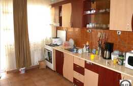 Apartament 3 camere , cu loc parcare,  zona Hotel Athos