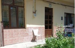 Casa 40 mp utili, 60 mp curte, zona centrala