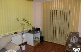 De vanzare 2 camere, 45 mp utili, balcon, zona strazii Eroilor! Parcare inclusa!