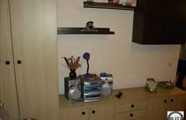 De vanzare 2 camere, 45 mp utili, balcon, zona strazii Eroilor! Parcare inclusa!