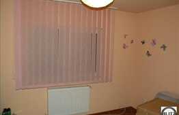 De vanzare 2 camere, 45 mp utili, balcon, zona strazii Eroilor! Parcare inclusa!