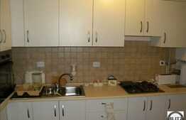 De vanzare 2 camere, 45 mp utili, balcon, zona strazii Eroilor! Parcare inclusa!