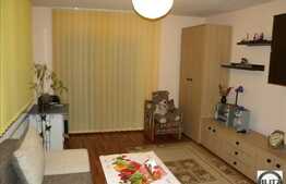 De vanzare 2 camere, 45 mp utili, balcon, zona strazii Eroilor! Parcare inclusa!