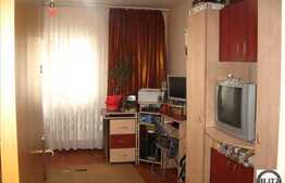 Vanzare 1 camera, decomandat, 34 mp utiil, balcon, garaj, zona strazii Sobarilor