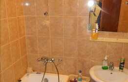 Apartament de vanzare cu 2 camere, situat in imobil nou, complet mobilat, garaj