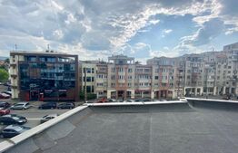 Apartament de 3 camere, decomandat, etaj 1, Piata Cipariu