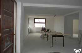 Apartament 3 camere, 80 mp utili, garaj subteran, curte, zona Taietura Turcului!