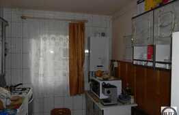 Apartament de vanzare, 3 camere, 52 mp, etaj intermediar, zona strazii Retezat!