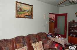 Apartament de vanzare, 3 camere, 52 mp, etaj intermediar, zona strazii Retezat!