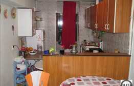 Apartament 3 camere, 76 mp, partial mobilat, garaj, zona strazii Aurel Vlaicu