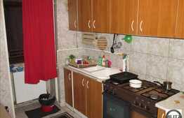 Apartament 3 camere, 76 mp, partial mobilat, garaj, zona strazii Aurel Vlaicu