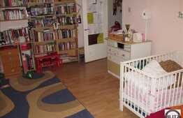 Apartament 3 camere, 76 mp, partial mobilat, garaj, zona strazii Aurel Vlaicu