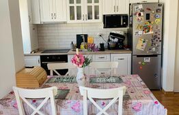 Apartament 3 camere, 2 bai 71 mp, parcare, zona Stejarului!