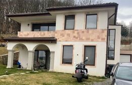 Casa individuala, 4 camere, incalzire in pardoseala, 420 mp de teren, zona de case