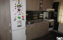 2 camere, decomandat, 50 mp, parcare, boxa la subsol, 2 balcoane, zona buna!