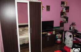 2 camere, decomandat, 50 mp, parcare, boxa la subsol, 2 balcoane, zona buna!