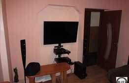 3 camere, decomandat, 65 mp utili, 2 balcoane, boxa la subsol, zona FSEGA!