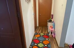 Apartament cu 3 camere decomandat, etaj intermediar cu balcon zona 