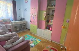 Apartament cu 3 camere decomandat, etaj intermediar cu balcon zona 