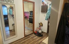 Apartament cu 3 camere decomandat, etaj intermediar cu balcon zona 