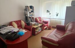 Apartament cu 3 camere decomandat cu balcon zona Primaverii