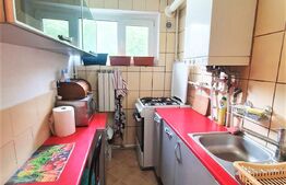 Apartament cu 4 camere nemobilat, 55mp, 2 balcoane, zona Minerva