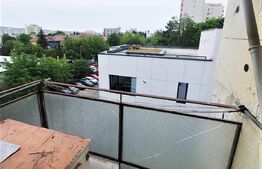 Apartament cu 4 camere nemobilat, 55mp, 2 balcoane, zona Minerva