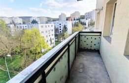 Apartament spatios cu 3 camere, 74 mp, zona strazii Parang