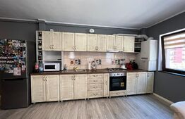 Apartament 3 camere, 60 mp, parcare, zona Stejarului 