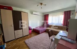 Apartament cu 3 camere, decomandat, nemobilat, 68 mp, cu parcare, zona Plopilor
