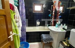 Apartament cu 3 camere, decomandat, nemobilat, 68 mp, cu parcare, zona Plopilor