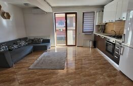 Apartament 3 camere, 68 mp, Sub Cetate